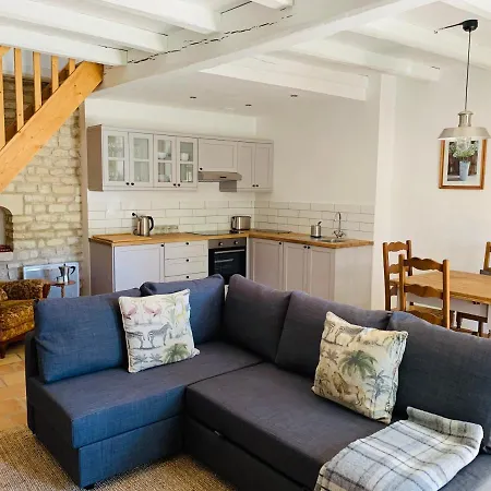 Appartement Des Abeilles - Cosy, Rural & Tranquil With Shared Pool