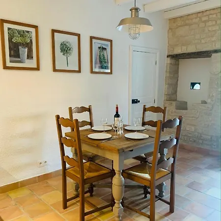 Appartement Des Abeilles - Cosy, Rural & Tranquil With Shared Pool Chives