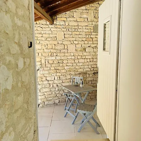 Appartement Des Abeilles - Cosy, Rural & Tranquil With Shared Pool *