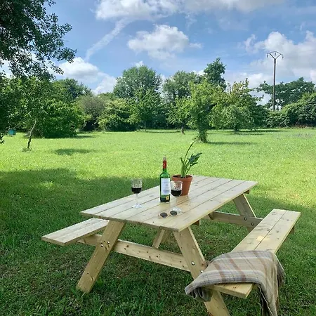 Des Abeilles - Cosy, Rural & Tranquil With Shared Pool * Chives