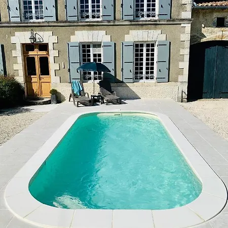 Appartement Des Abeilles - Cosy, Rural & Tranquil With Shared Pool Chives