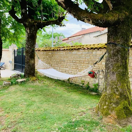 Des Abeilles - Cosy, Rural & Tranquil With Shared Pool Appartement Chives