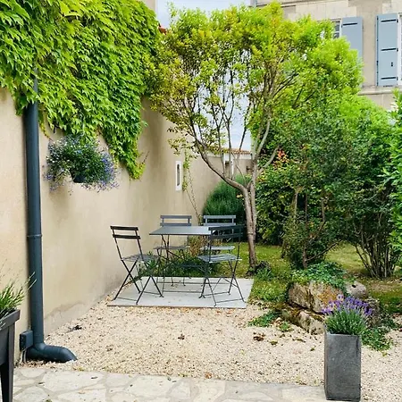 Des Abeilles - Cosy, Rural & Tranquil With Shared Pool * Chives